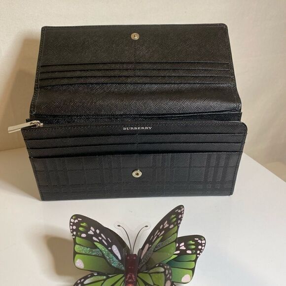 Authentic Burberry Wallet   - Picture 5 of 13